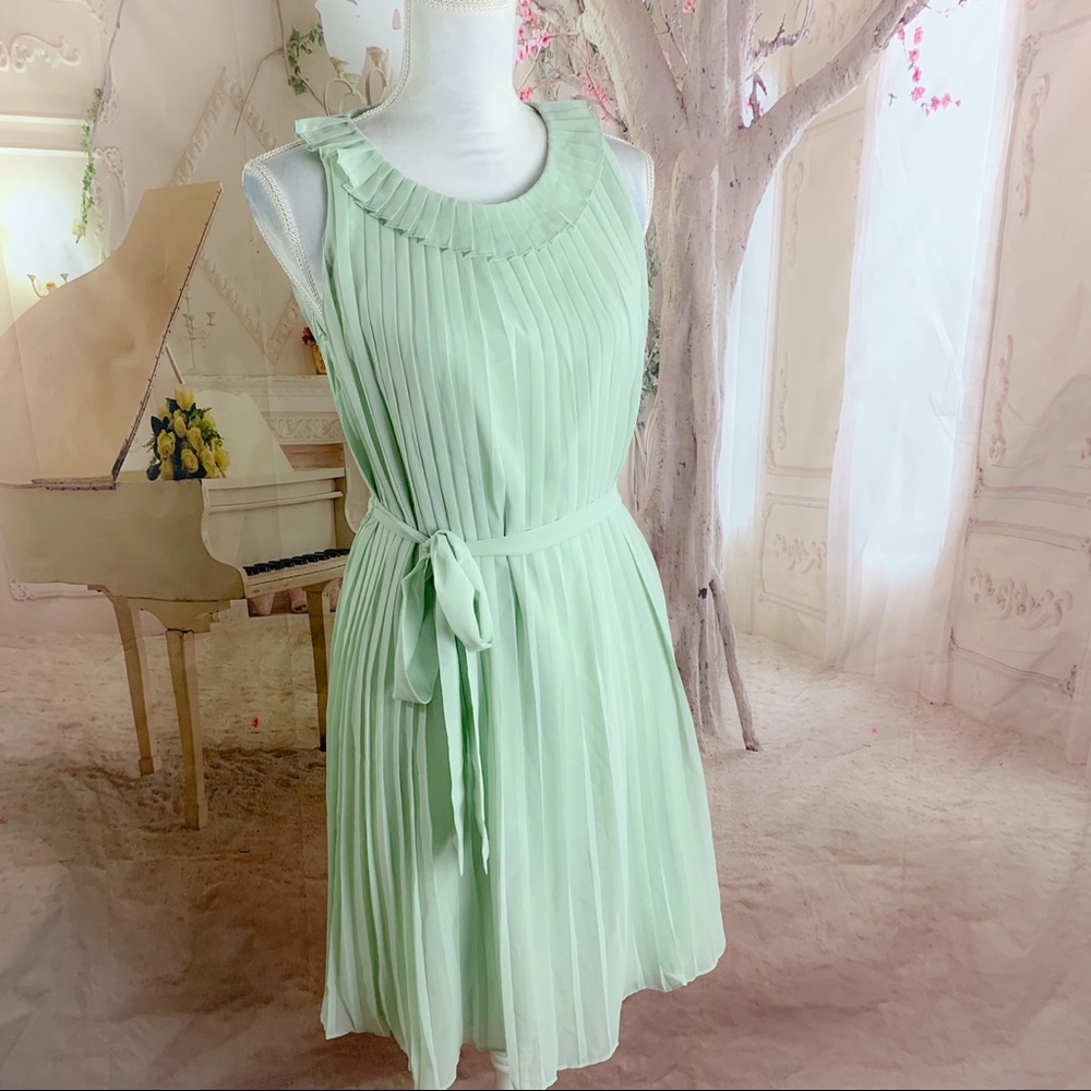 NEW ModCloth Sage Pleated Ruffle tie … - Picture 2 of 9